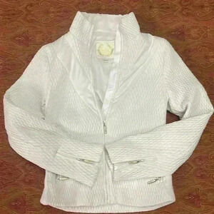 Ming white women’s jacket.